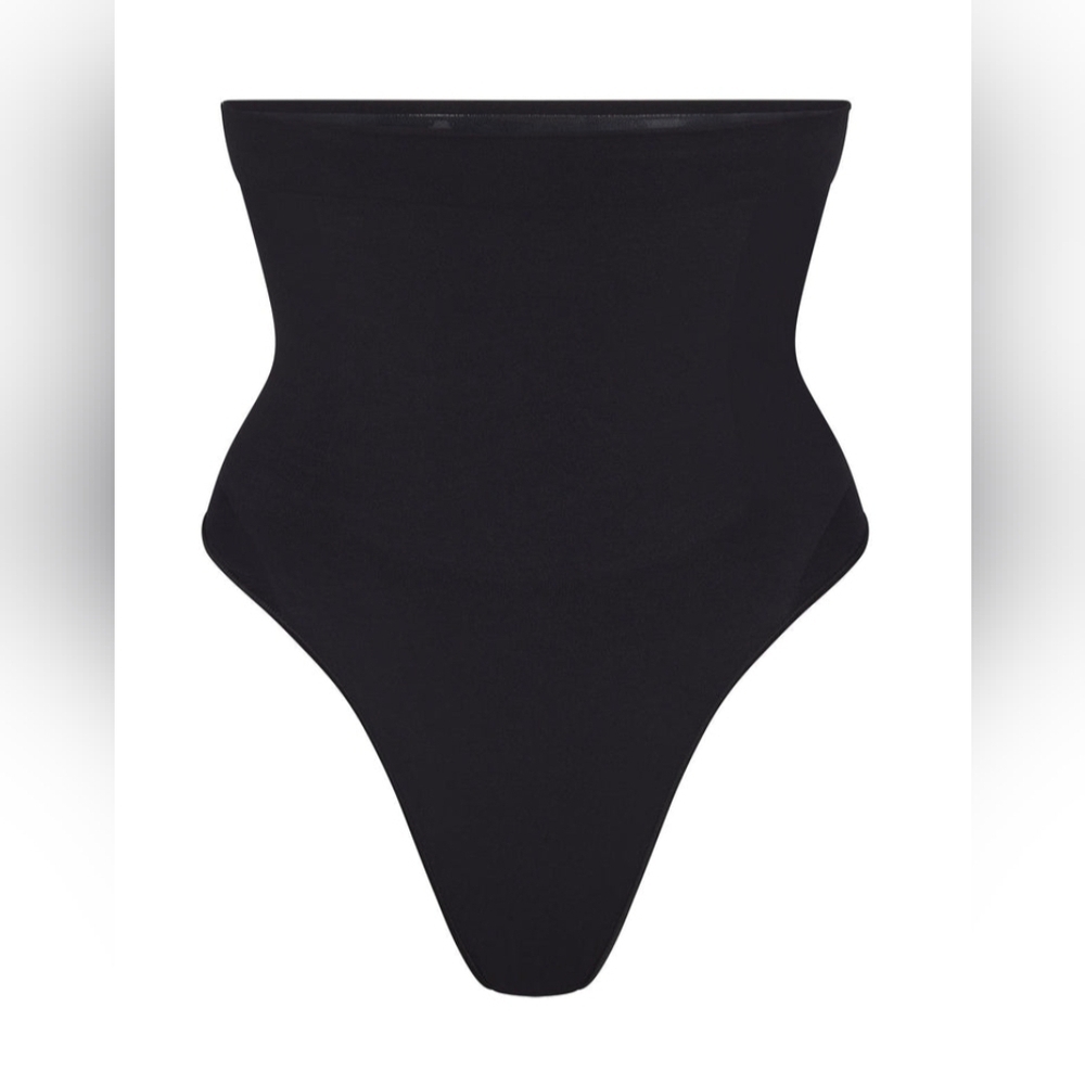 NWOT Skims Seamless Sculpt Highwaisted Thong In ONYX